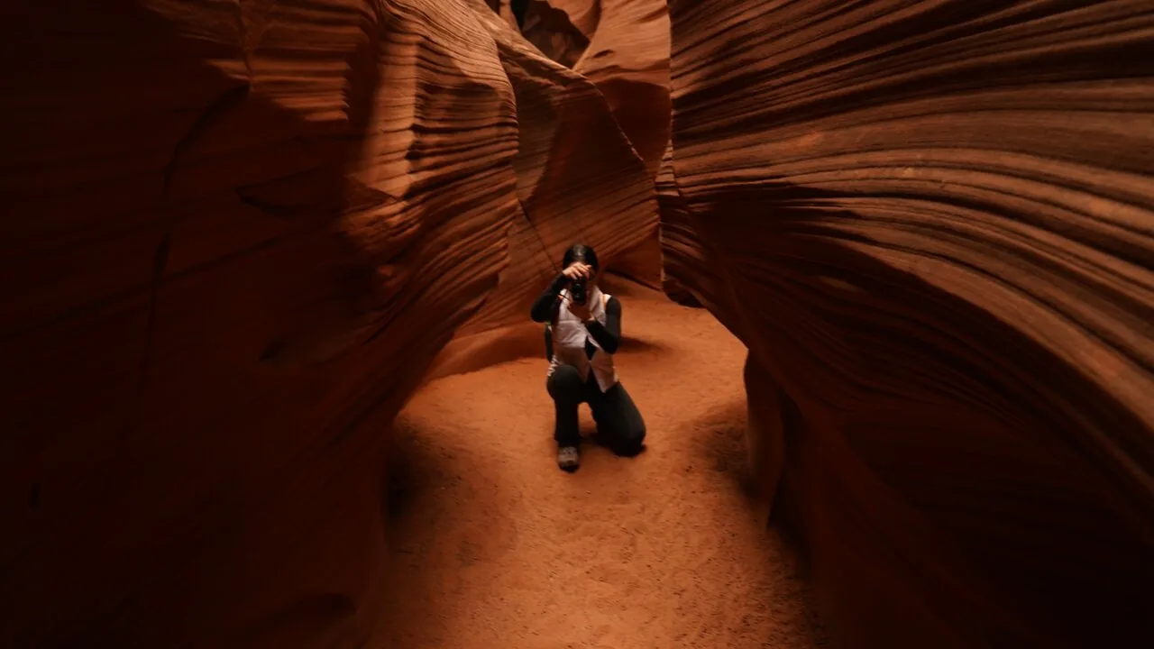 The Colorado River curling around Horseshoe Bend in Glen Canyon, viewed from the overlook